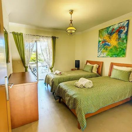 Quintaloes, 5 Mins From Old Town * Albufeira