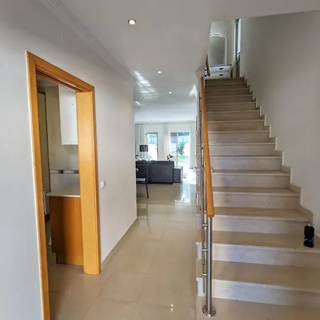 Quintaloes, 5 Mins From Old Town 알부페이라