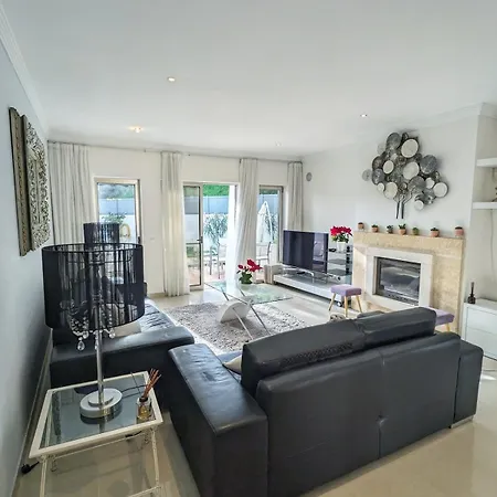 Quintaloes, 5 Mins From Old Town Albufeira