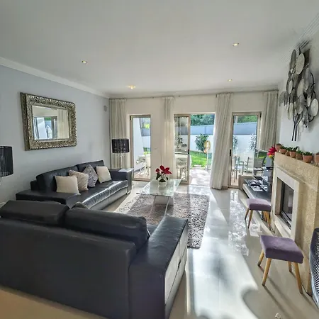 Quintaloes, 5 Mins From Old Town * 알부페이라