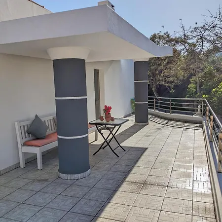 Quintaloes, 5 Mins From Old Town Semesterbostad