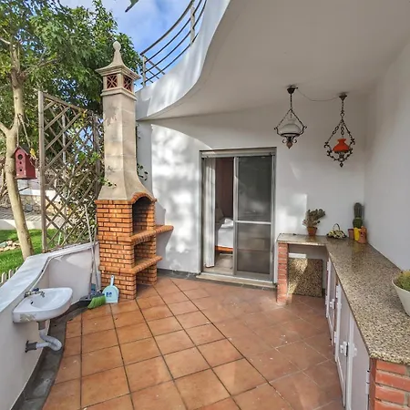 Quintaloes, 5 Mins From Old Town Semesterbostad *