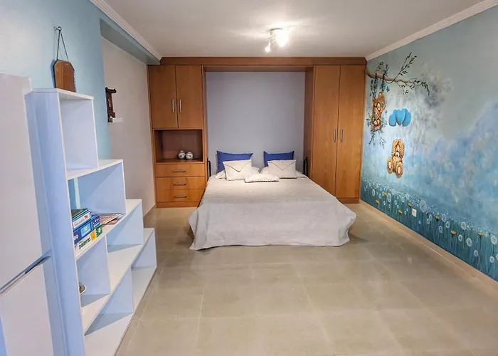 בית נופש Quintaloes, 5 Mins From Old Town אלבופיירה