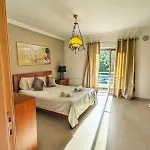 Quintaloes, 5 Mins From Old Town بيت للعطل البوفيرا