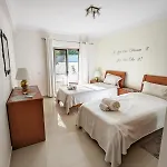 度假居 Quintaloes, 5 Mins From Old Town 阿尔布费拉