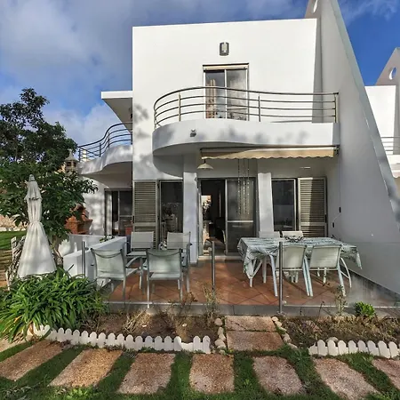 Quintaloes, 5 Mins From Old Town 阿尔布费拉